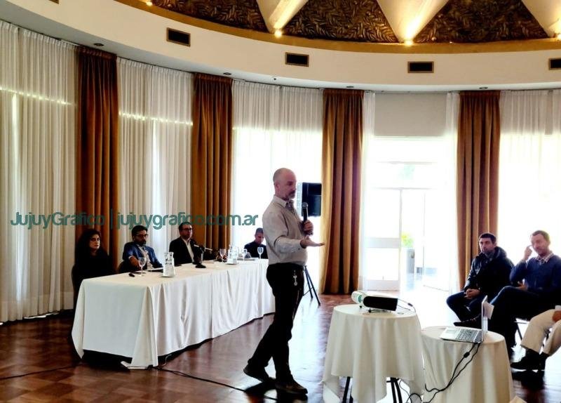 Capacitaron sobre nuevo decreto ambiental en Minería 2 Capacitaron sobre nuevo decreto ambiental en Minería 02